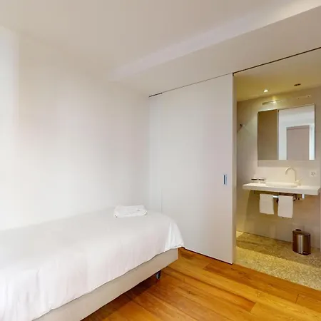 Charming In The Center Of Apartment *