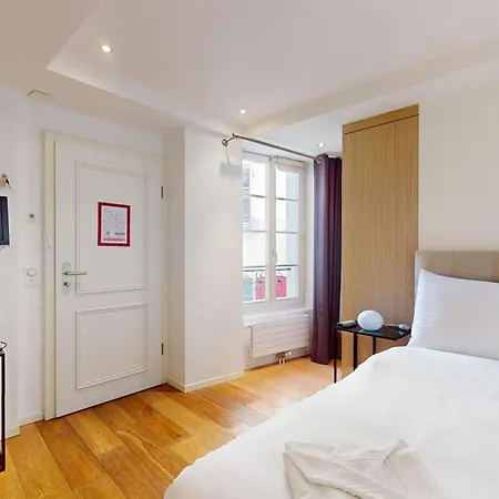 Apartment Charming In The Center Of *