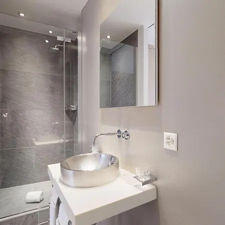 Charming In The Center Of Apartment Lutry