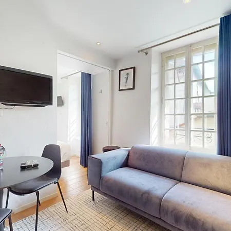 Charming In The Center Of Apartment *