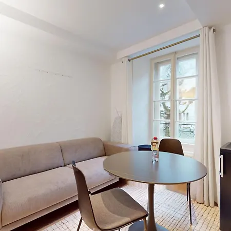 Charming In The Center Of Apartment *