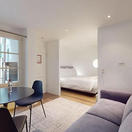 Charming In The Center Of Apartment Lutry