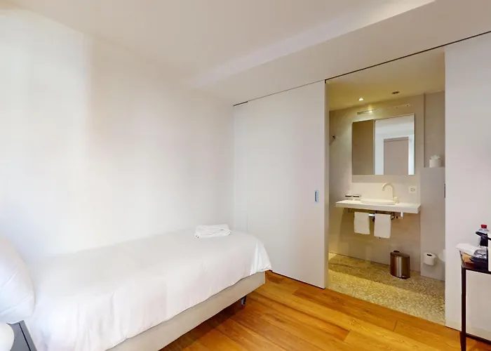 Charming In The Center Of شقة *