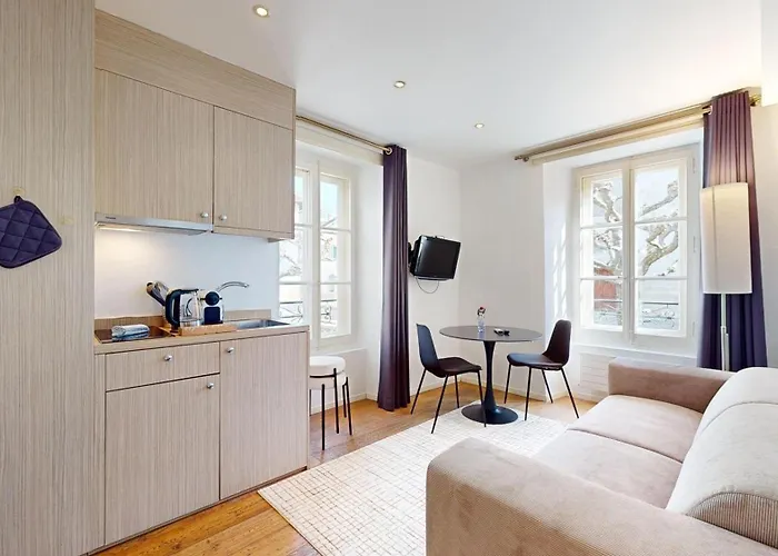 Charming In The Center Of *