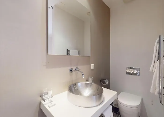 Charming In The Center Of * لتري